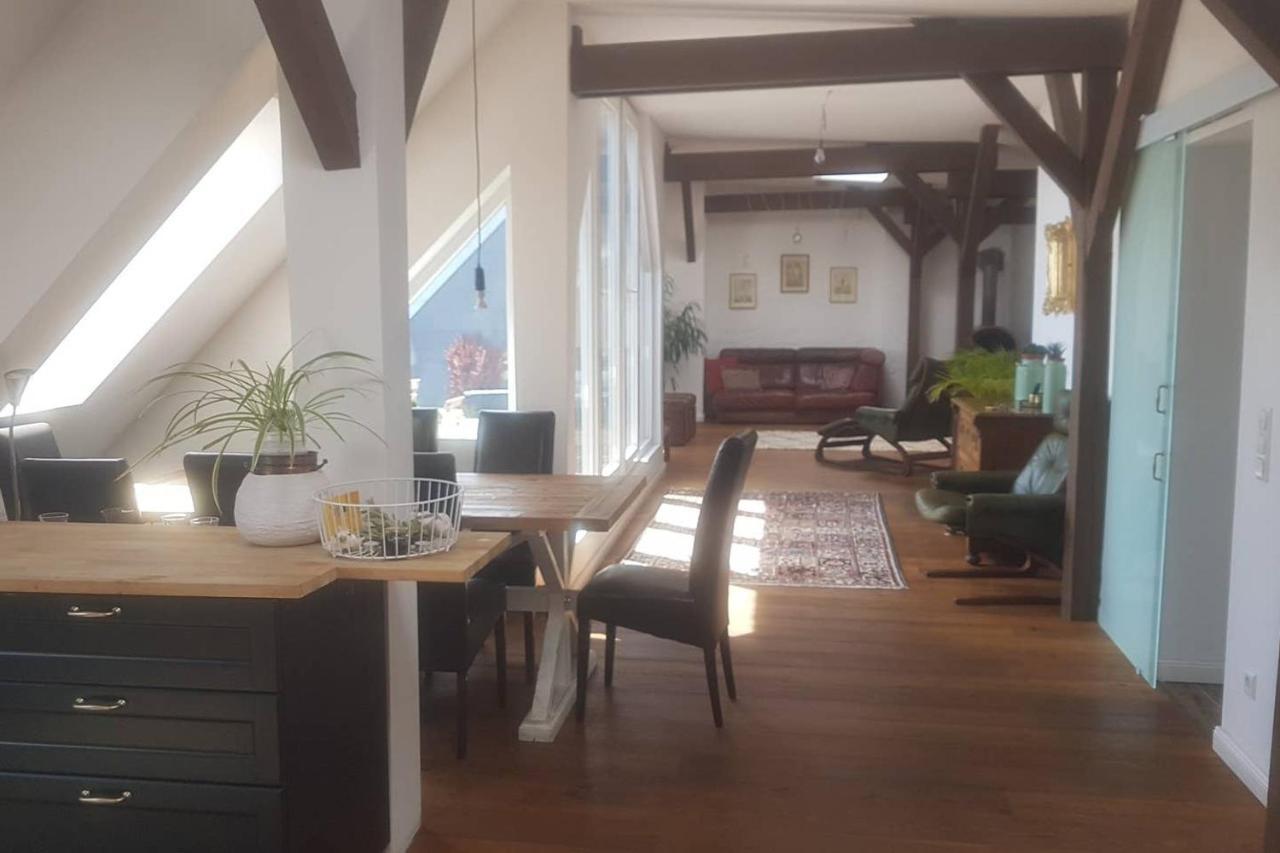 Helle Dachgeschosswohnung Fuer 8 Personen In Zentraler Lage Berlin Extérieur photo