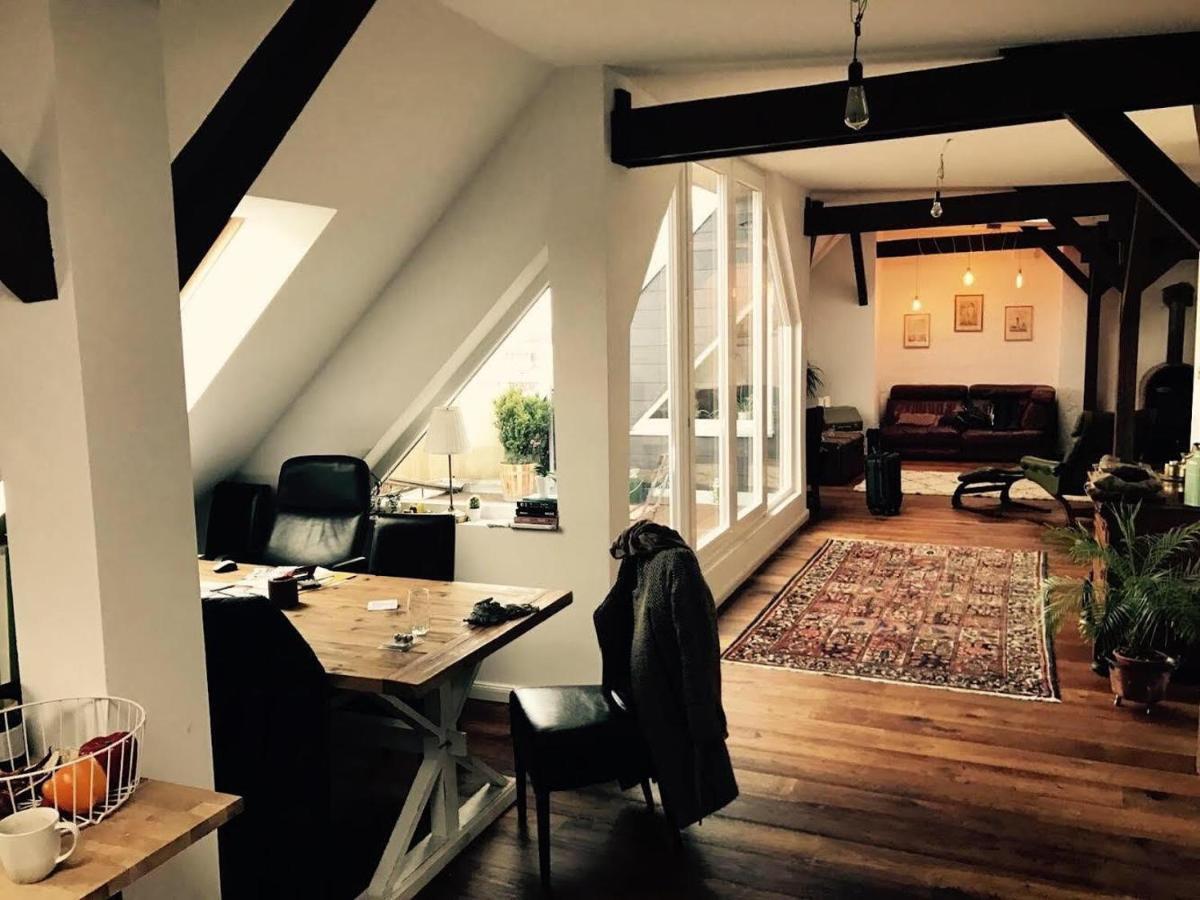 Helle Dachgeschosswohnung Fuer 8 Personen In Zentraler Lage Berlin Extérieur photo