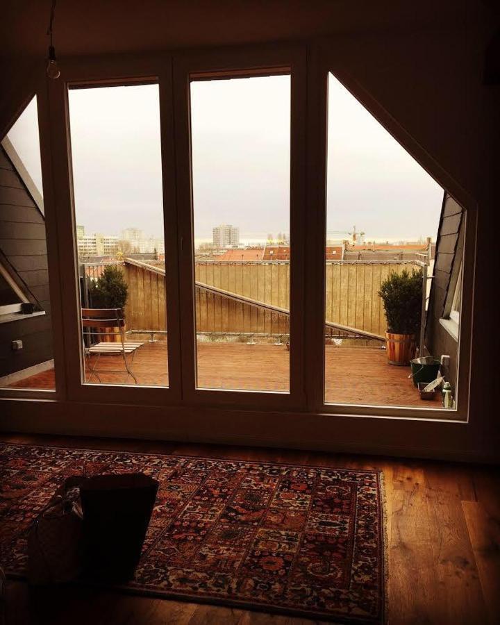 Helle Dachgeschosswohnung Fuer 8 Personen In Zentraler Lage Berlin Extérieur photo